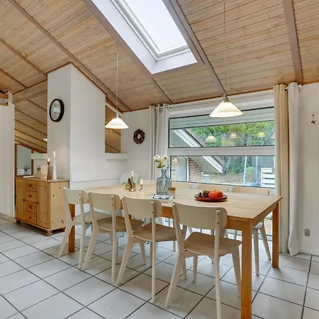 5 Bedroom Cozy In Ringkobing Prázdninový dům
