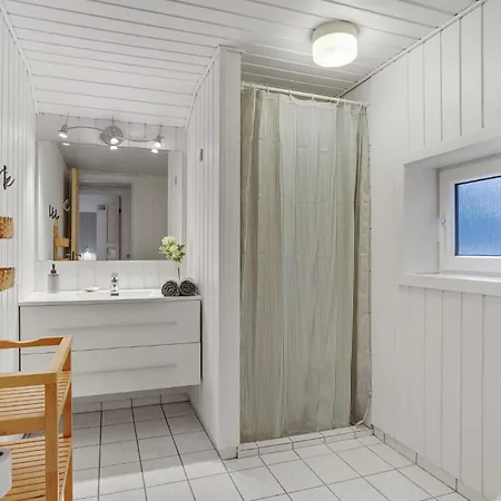 5 Bedroom Cozy In Ringkobing Prázdninový dům Søndervig