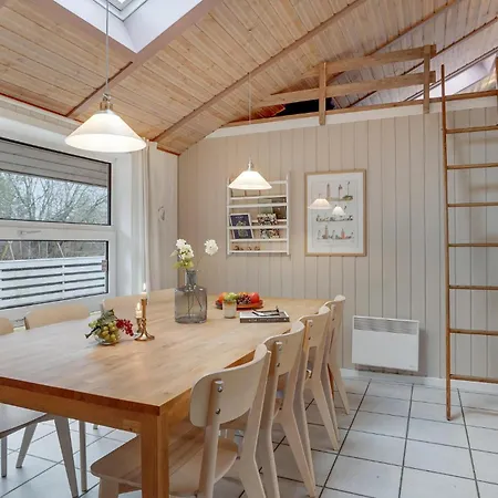 5 Bedroom Cozy In Ringkobing *